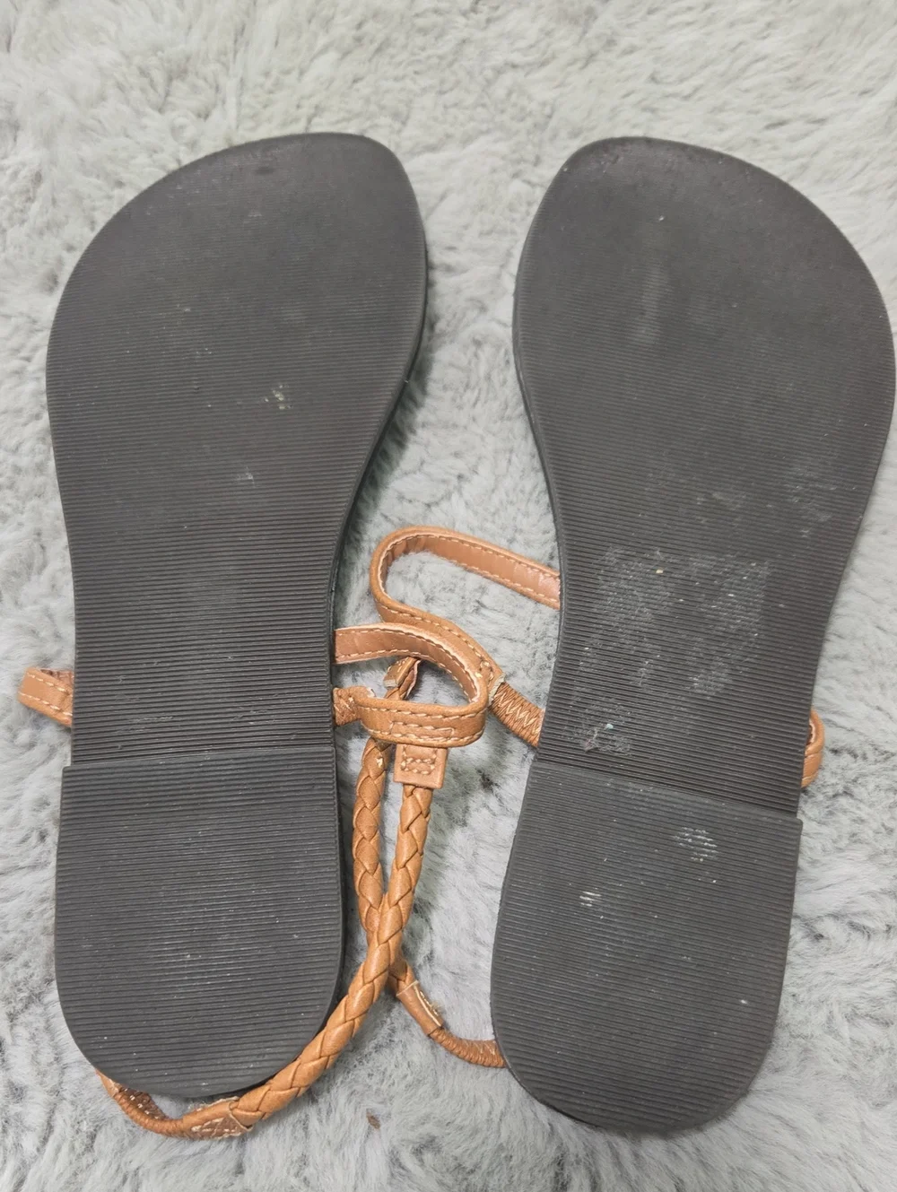 Prince & Fox braided brown and tan thong flat sandals size 7.5
